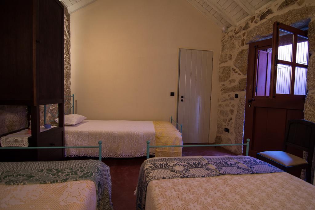 Casas Dos Avos Guest House Vale de Cambra Cameră foto