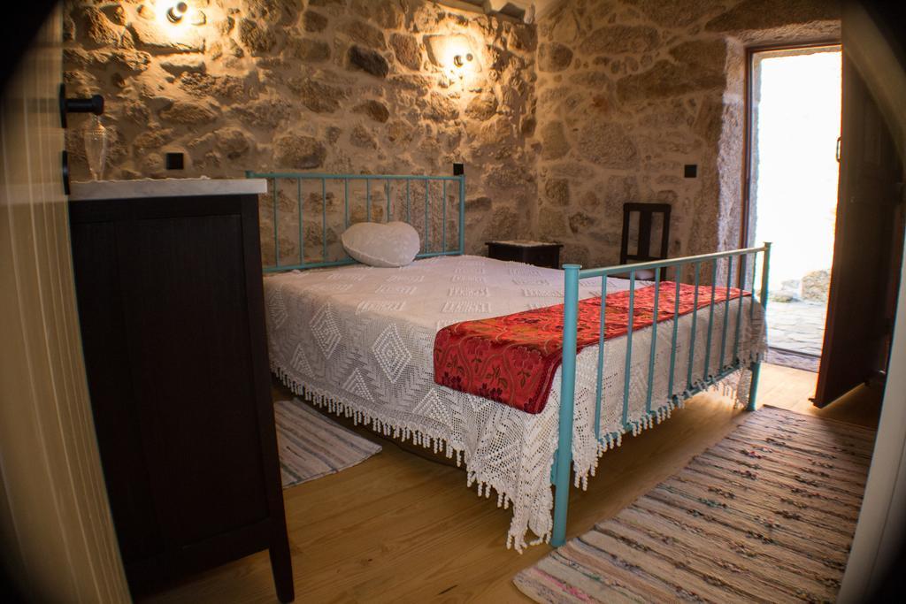 Casas Dos Avos Guest House Vale de Cambra Cameră foto