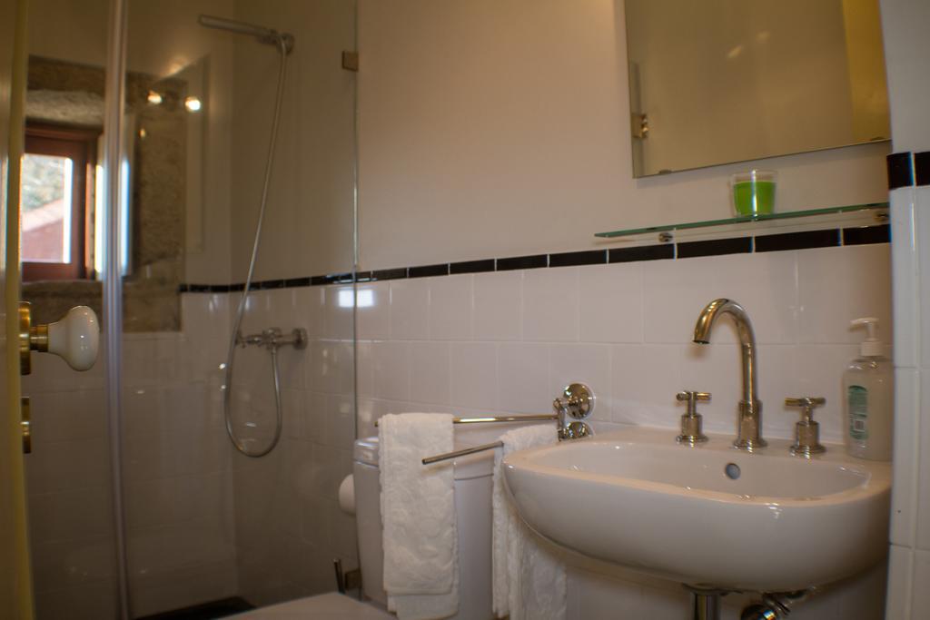 Casas Dos Avos Guest House Vale de Cambra Cameră foto
