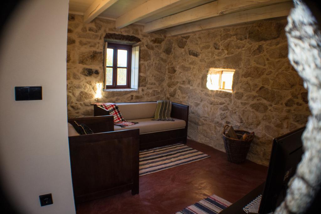 Casas Dos Avos Guest House Vale de Cambra Cameră foto