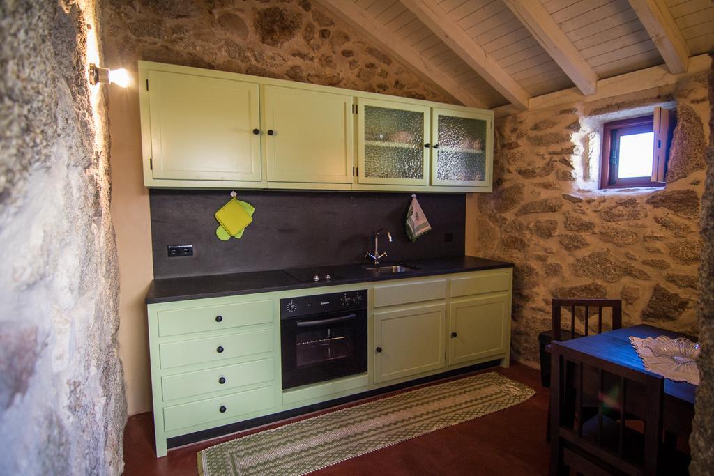 Casas Dos Avos Guest House Vale de Cambra Cameră foto