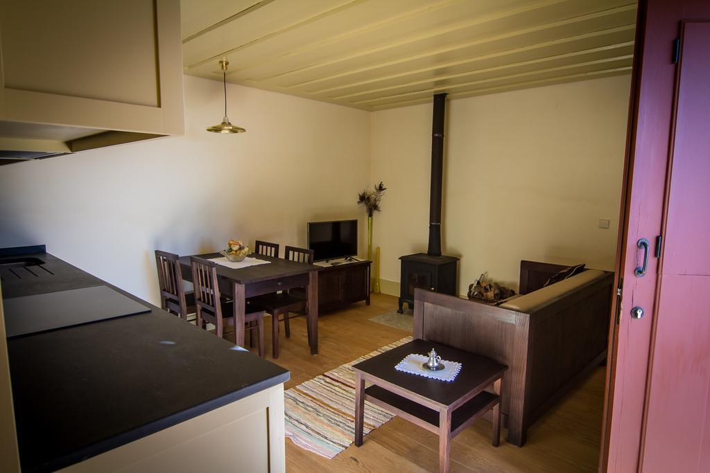 Casas Dos Avos Guest House Vale de Cambra Cameră foto