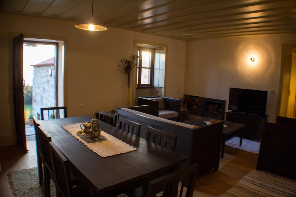 Casas Dos Avos Guest House Vale de Cambra Cameră foto