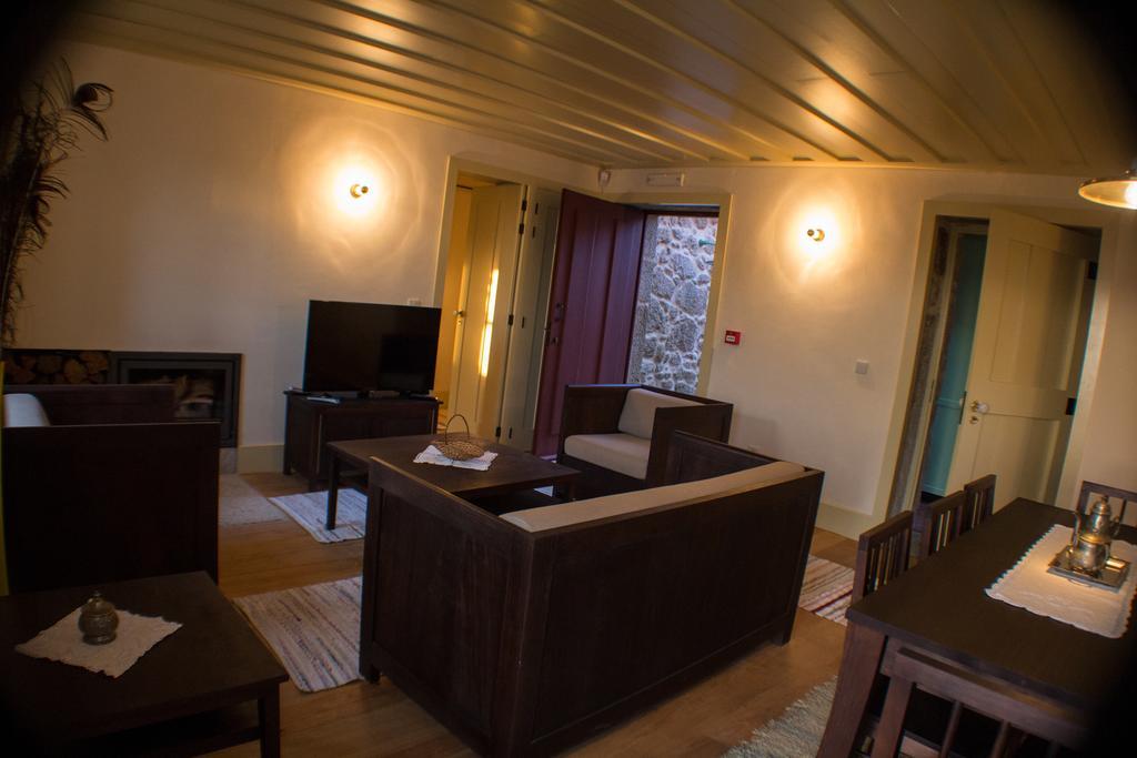 Casas Dos Avos Guest House Vale de Cambra Cameră foto