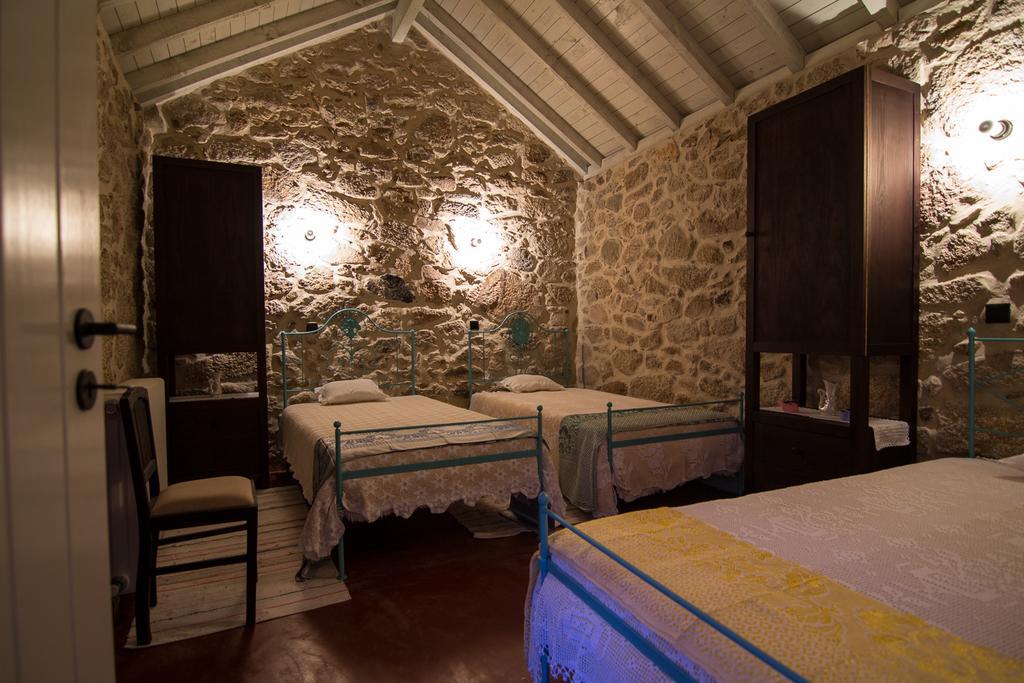 Casas Dos Avos Guest House Vale de Cambra Cameră foto