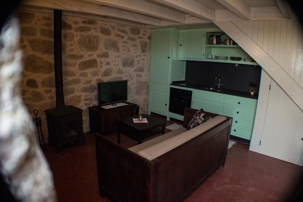 Casas Dos Avos Guest House Vale de Cambra Cameră foto